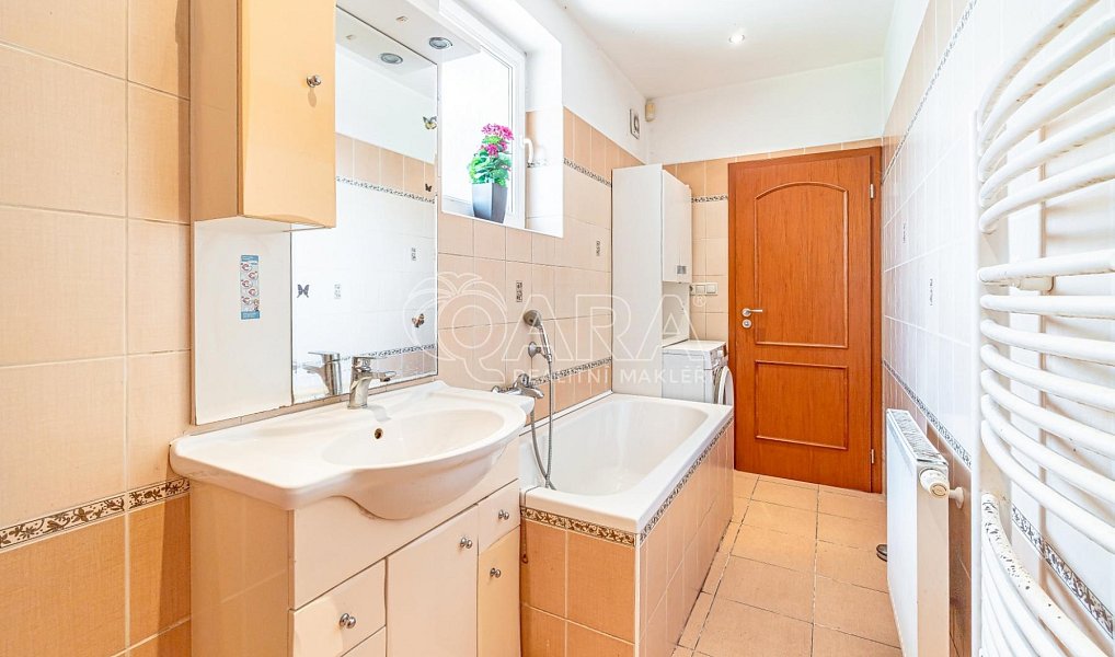 Prodej domu 209 m² s pozemkem 1 132 m², Zlosyň – náhled fotky 14