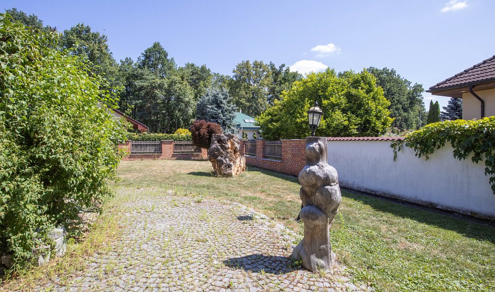 Prodej domu 400 m² s pozemkem 1 764 m², Sezemice – náhled fotky 18