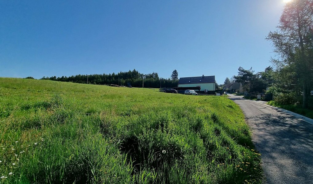 Prodej stavebního pozemku 2 183 m², Hluboš – náhled fotky 5