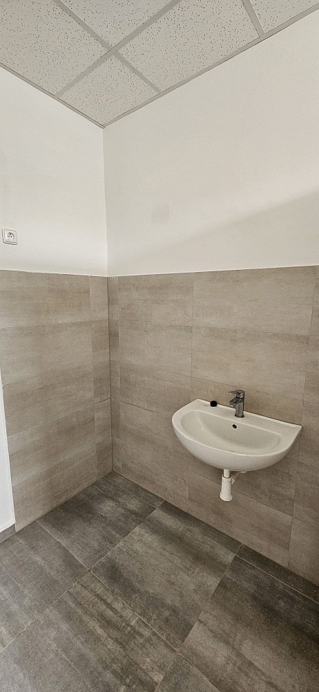 Pronájem kanceláře 16 m² – fotografie 3