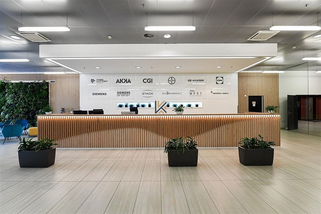 Pronájem kanceláře 734 m² — photo 2
