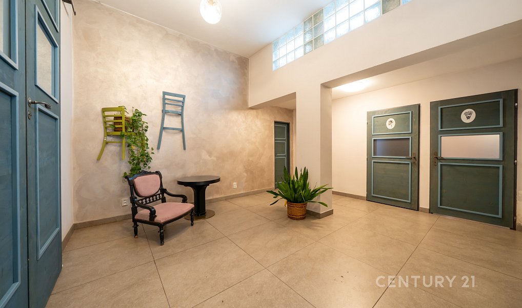 Prodej ubytovacího objektu 1 130 m², Mimoň – náhled fotky 7