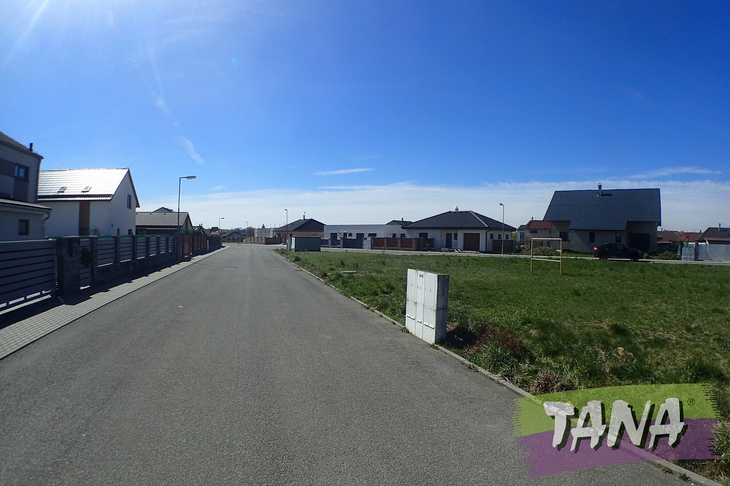 Prodej stavebního pozemku 674 m² – pohled 2