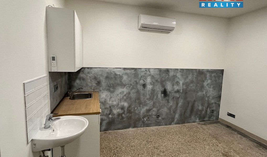Pronájem kanceláře 20 m², Lomnice nad Popelkou – náhled fotky 3