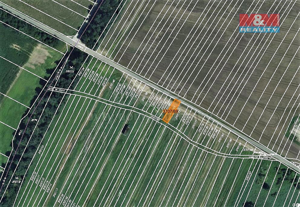 Prodej pole 111 m²