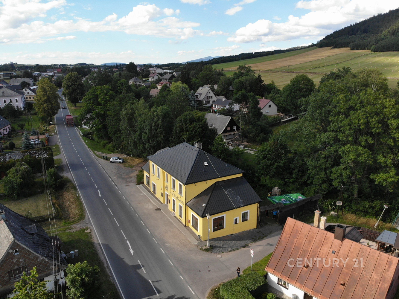Prodej komerčního objektu (jiného typu) 500 m²