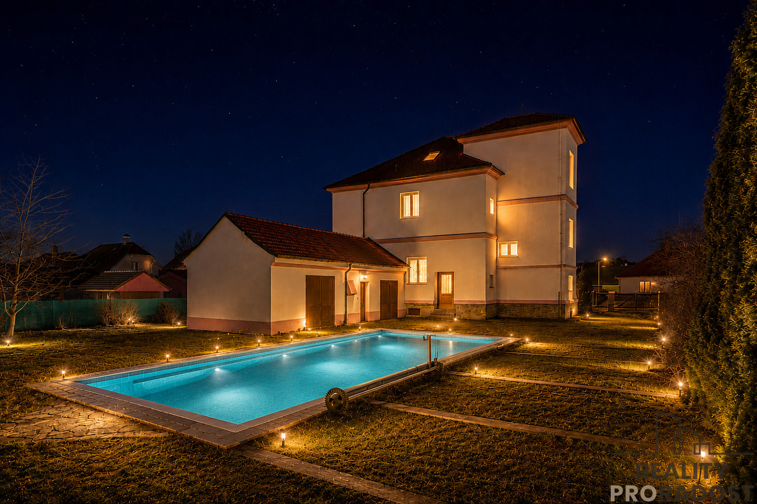 Prodej domu 405 m² s pozemkem 1 796 m²