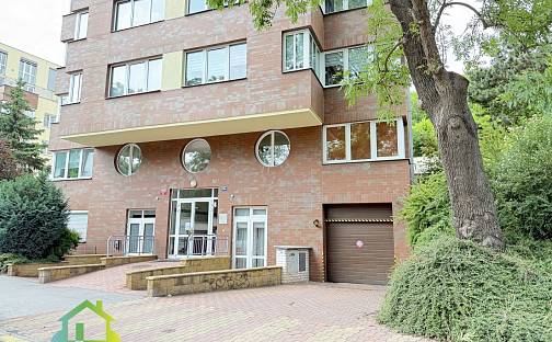 Prodej garážového stání, 18 m2 - Praha - Košíře, Zahradníčkova, Praha 5 - Košíře