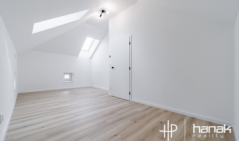 Pronájem bytu 3+kk 85 m², Velký Újezd – náhled fotky 5