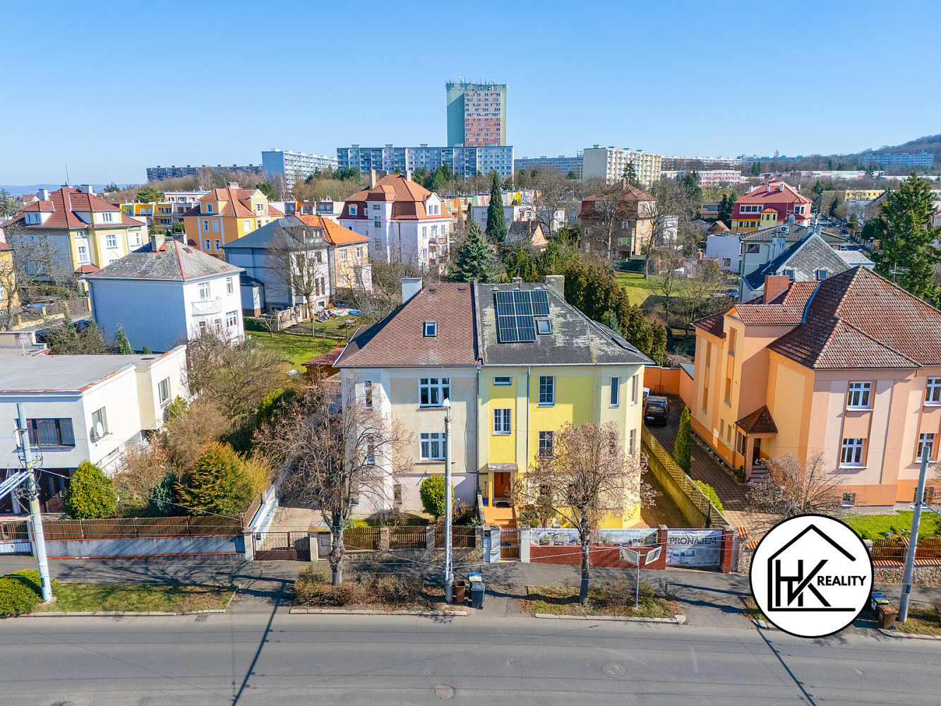Prodej domu 260 m² s pozemkem 377 m² – fotografie 2