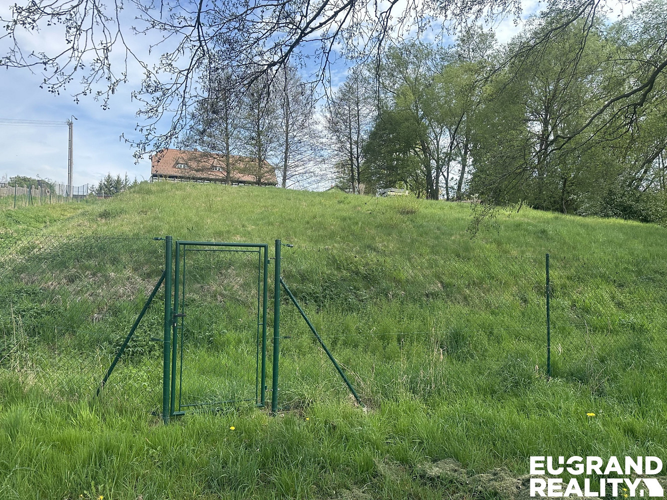 Prodej stavebního pozemku 2 373 m²