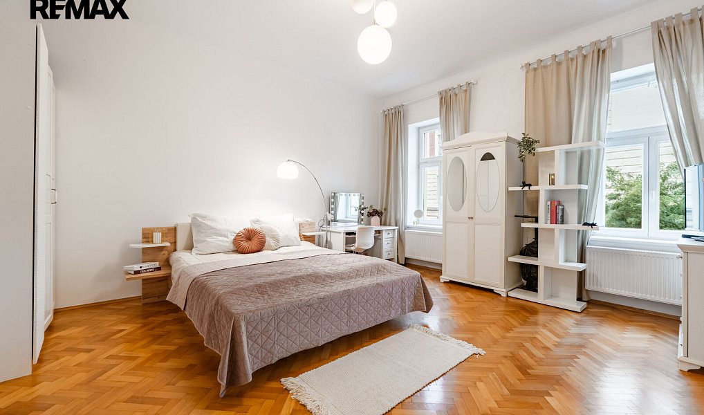 Pronájem bytu 2+1 86 m², Praha – náhled fotky 8