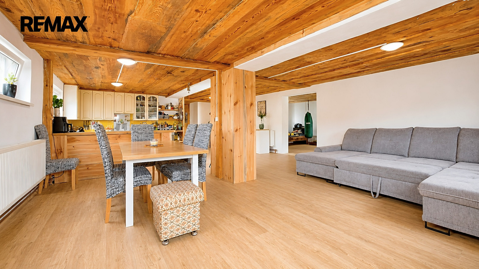 Prodej domu 408 m² s pozemkem 3 192 m² – fotografie 2
