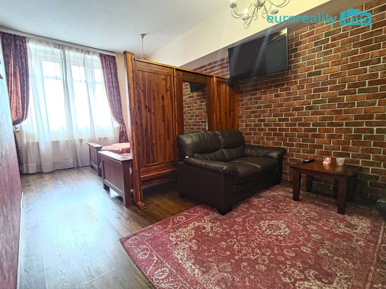 Pronájem bytu 2+1 80 m² – fotografie 2