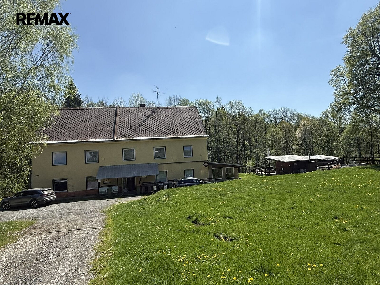 Prodej ubytovacího objektu 600 m² – fotografie 2