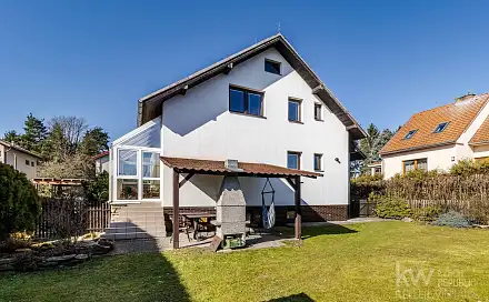 Prodej domu 221 m² s pozemkem 492 m², Opařany, okres Tábor