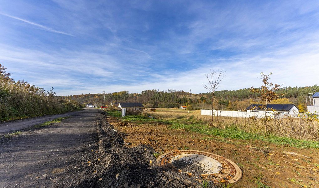Prodej stavebního pozemku 931 m², Libež – náhled fotky 3