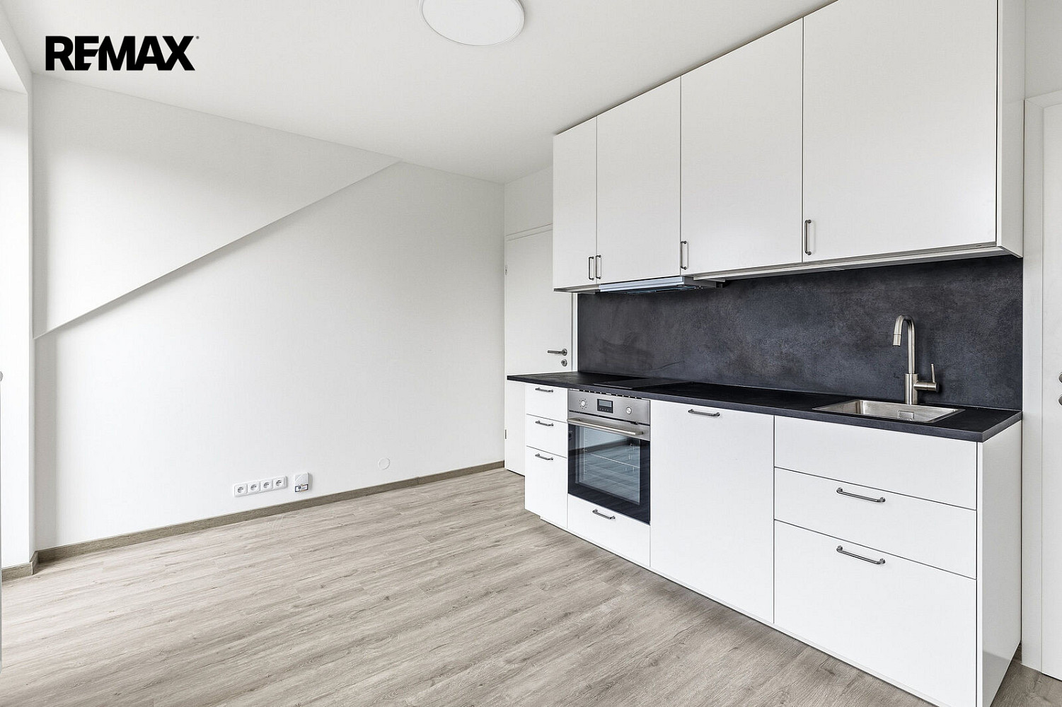 Pronájem bytu 2+kk 43 m² – fotografie 4
