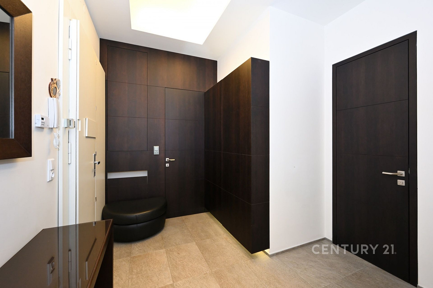 Pronájem bytu 2+1 79 m² — photo 2