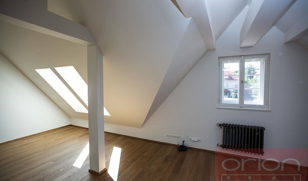 Pronájem domu 250 m² s pozemkem 351 m², Praha – náhled fotky 10