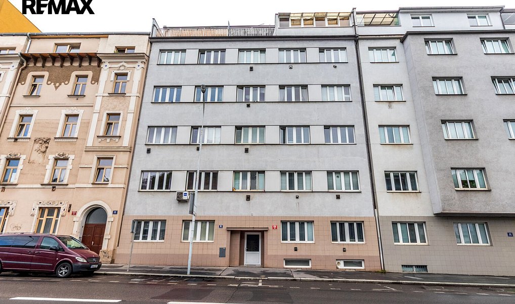 Prodej bytu 2+kk 49 m², Praha – náhled fotky 2