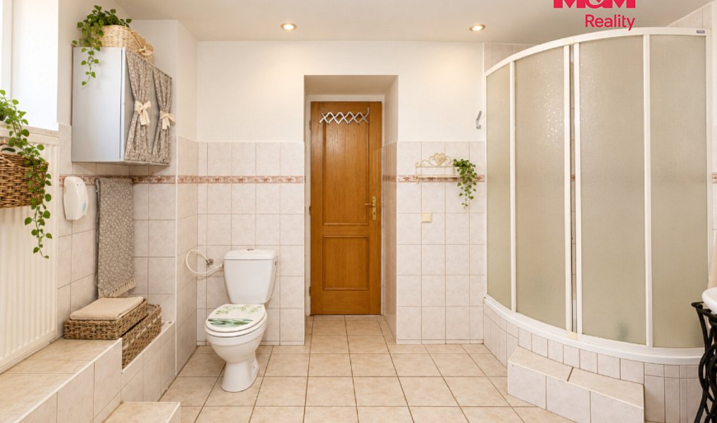 Prodej domu 661 m² s pozemkem 3 842 m², Přešťovice – náhled fotky 3