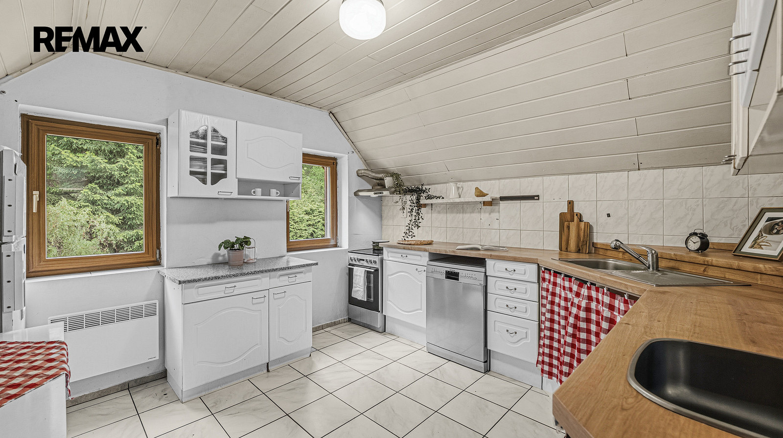 Prodej ubytovacího objektu 264 m² – fotografie 2