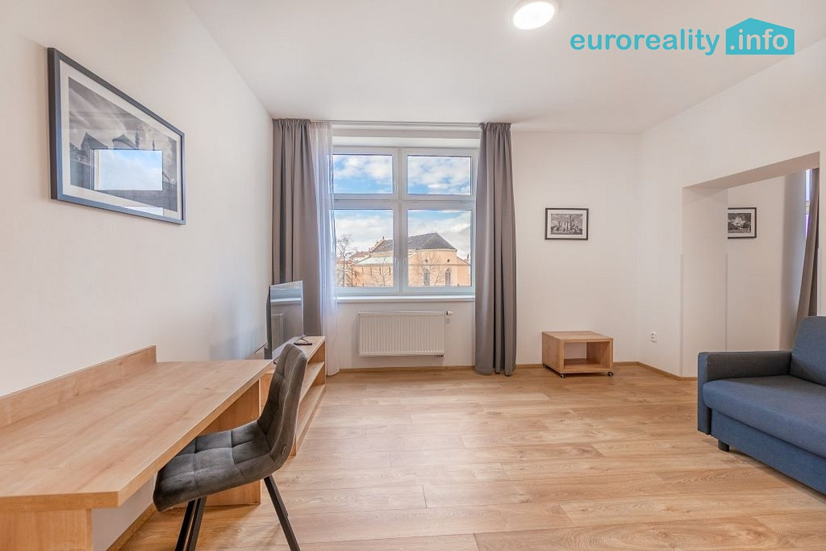 Pronájem bytu 2+1 73 m² – fotografie 3