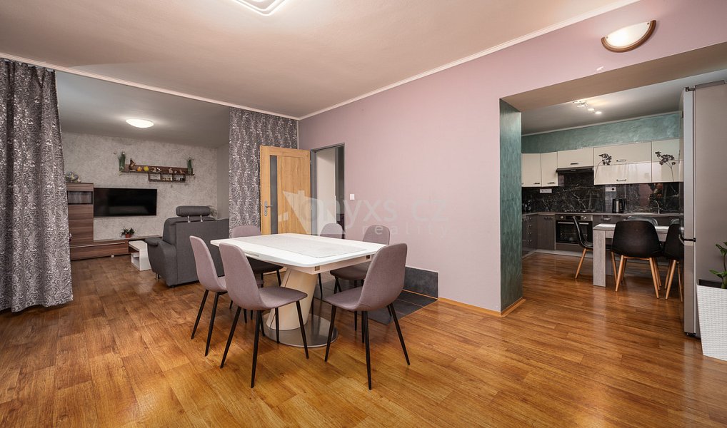 Prodej domu 220 m² s pozemkem 906 m², Mnichovice – náhled fotky 4
