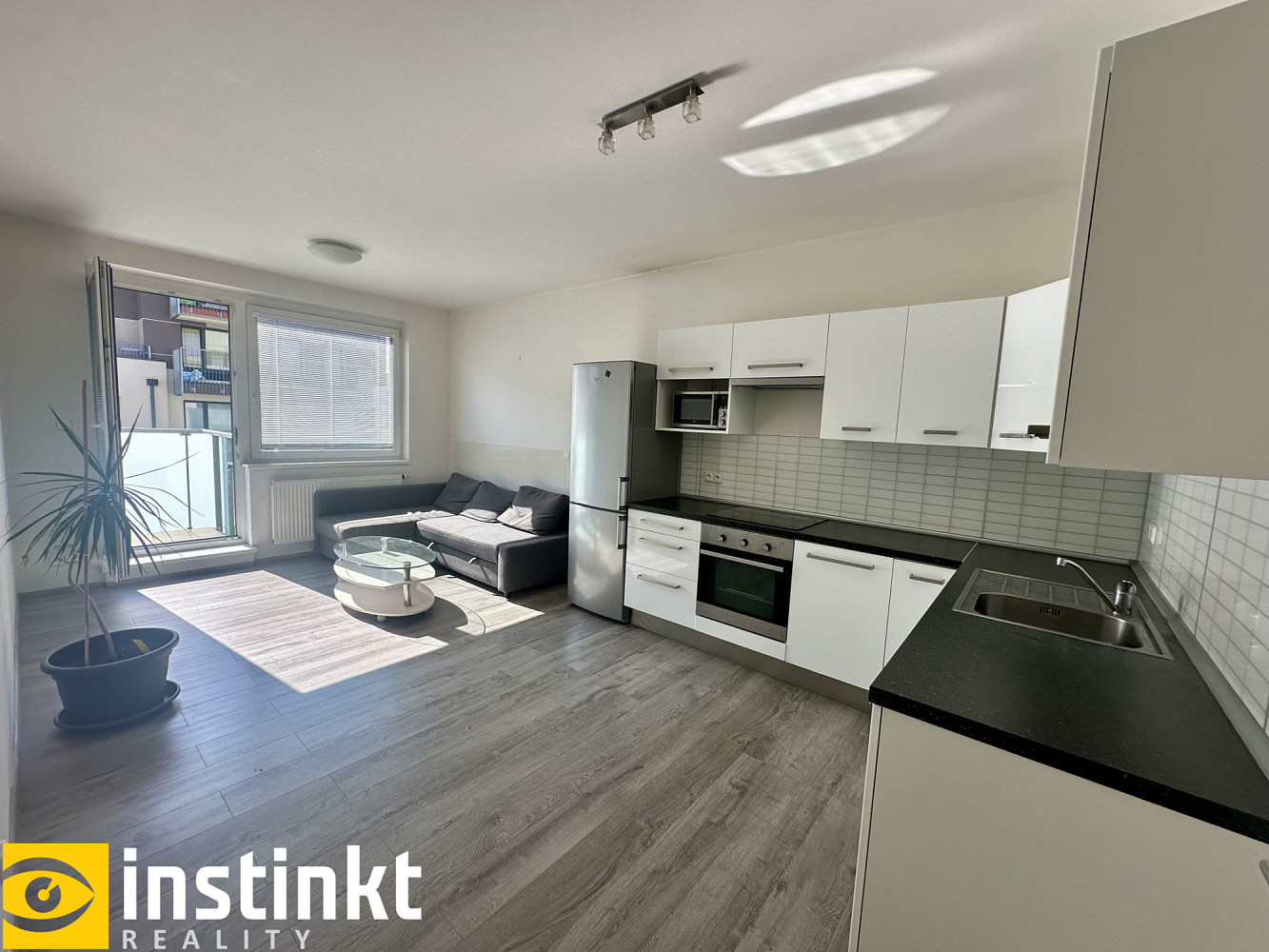 Pronájem bytu 2+kk 46 m² – fotografie 3