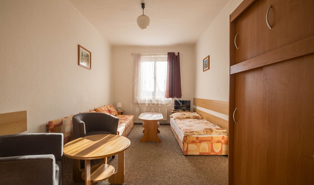 Prodej ubytovacího objektu 1 050 m², Varvažov – náhled fotky 10