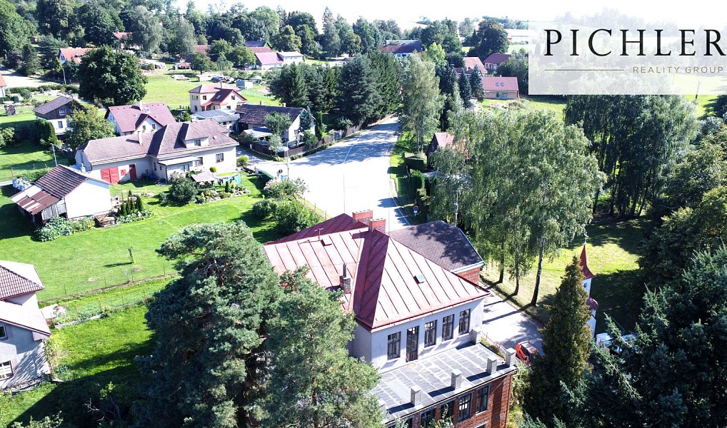 Prodej ubytovacího objektu 940 m², Klokočov – náhled fotky 2