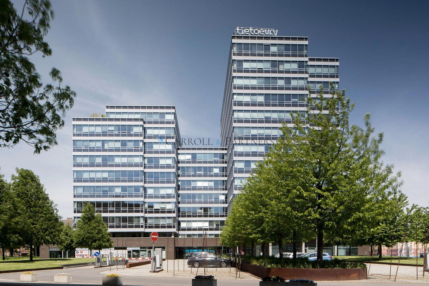 Pronájem kanceláře 250 m² – fotografie 3