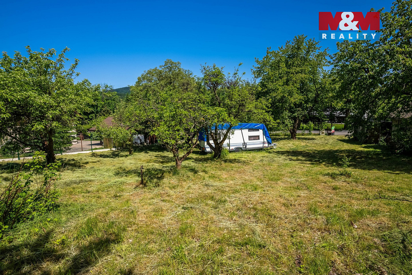 Prodej stavebního pozemku 1 536 m² – pohled 5