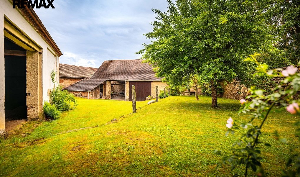 Prodej domu 363 m² s pozemkem 1 624 m², Paračov – náhled fotky 36