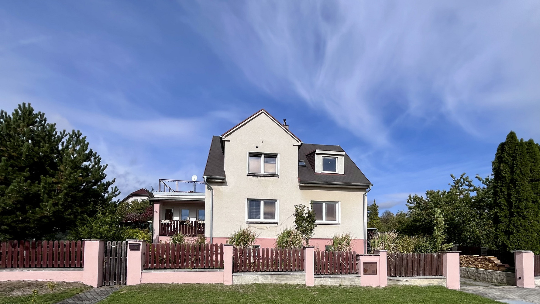 Prodej domu 183 m² s pozemkem 928 m²