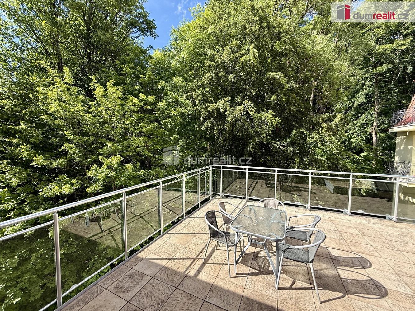 Pronájem bytu 4+kk 240 m² — photo 2