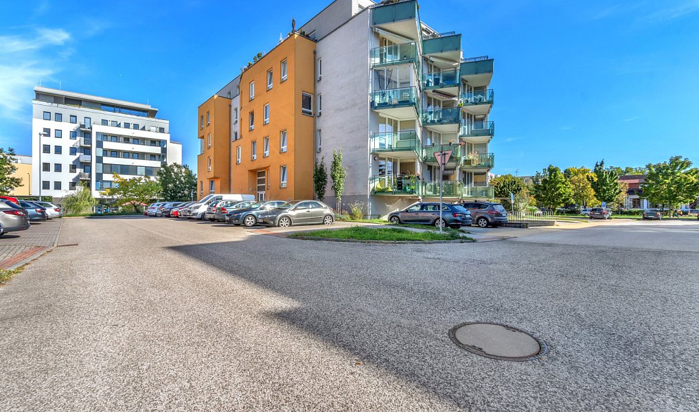Prodej bytu 2+kk 72 m², Hradec Králové – náhled fotky 2