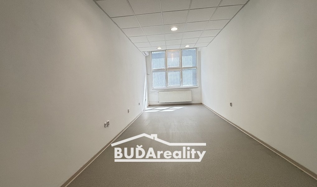 Pronájem kanceláře 24 m², Zlín – náhled fotky 3