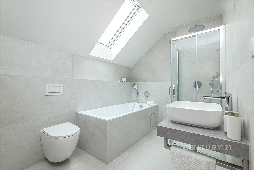 Prodej bytu 4+kk 94 m² – pohled 4