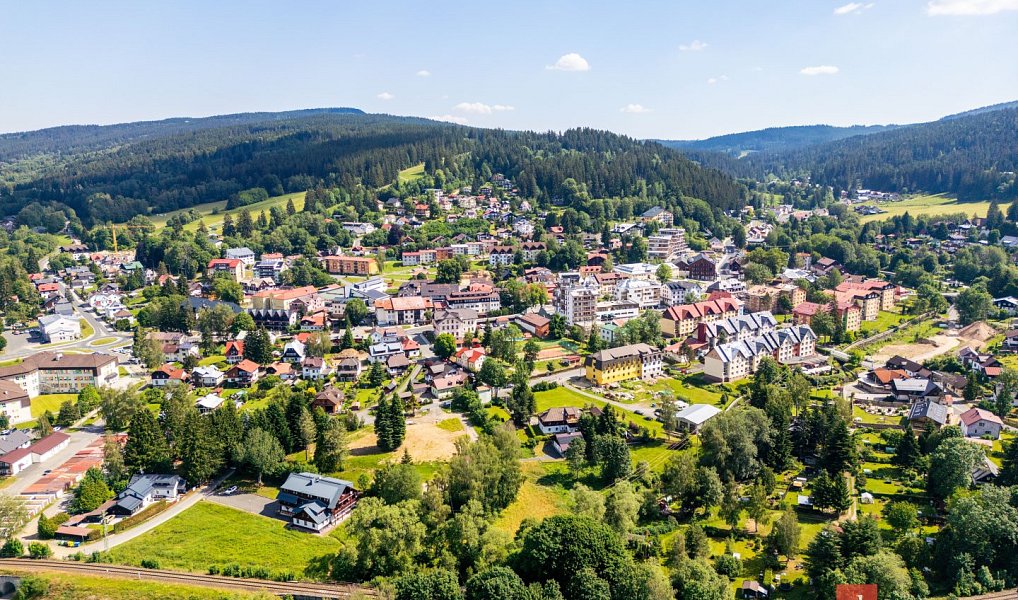 Prodej stavebního pozemku 2 757 m², Železná Ruda – náhled fotky 2