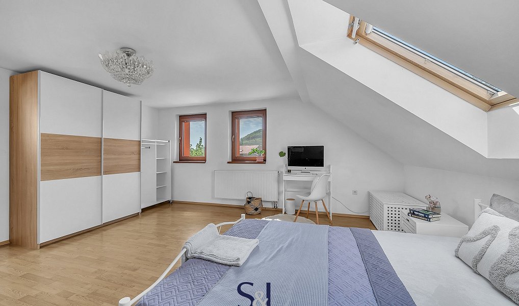 Prodej domu 245 m² s pozemkem 973 m², Nový Bor – náhled fotky 32