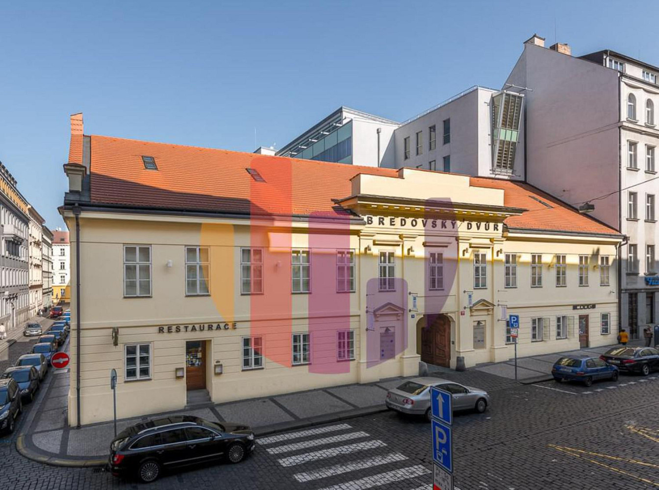 Pronájem kanceláře 300 m²