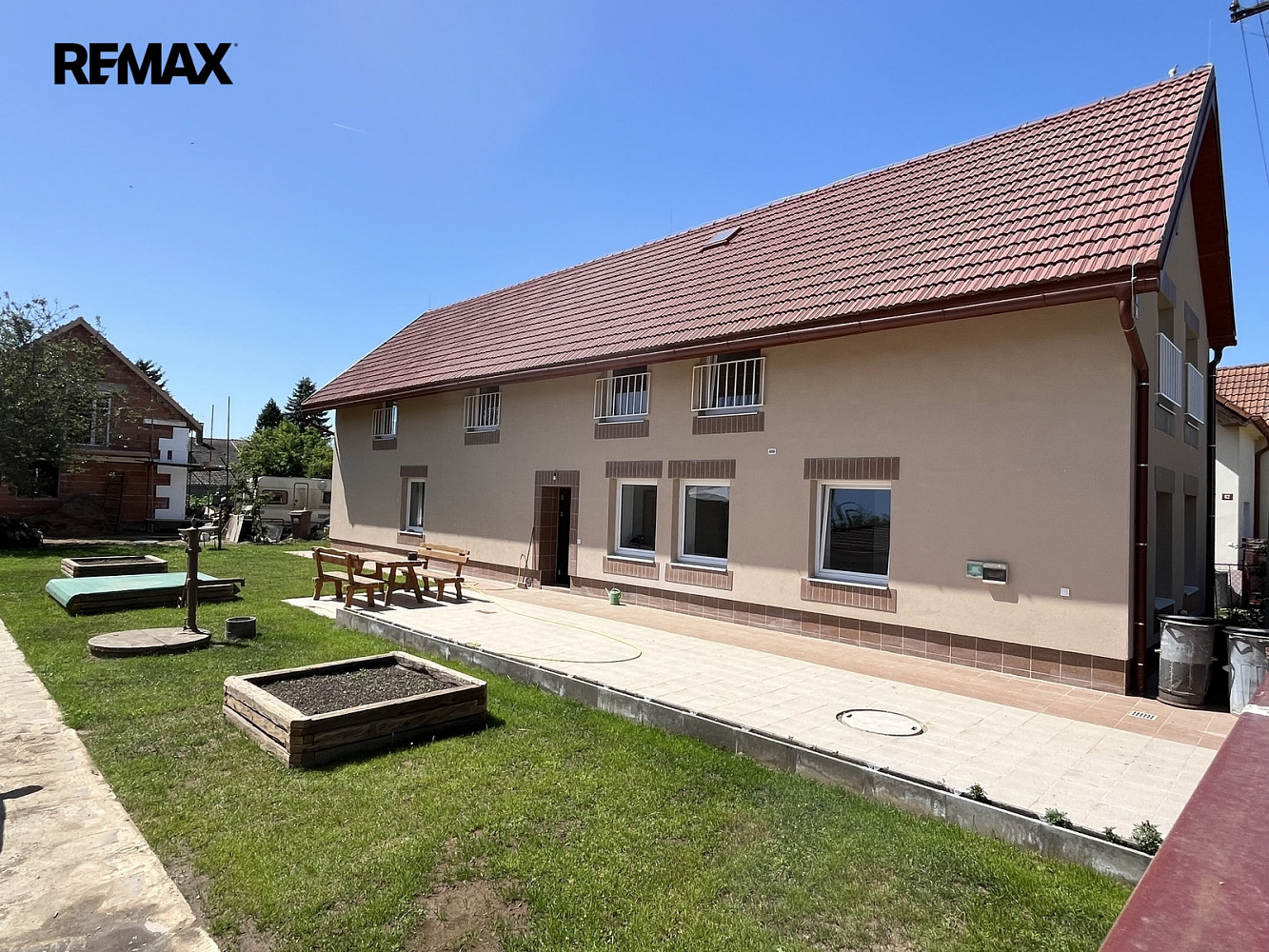 Prodej domu 235 m² s pozemkem 380 m² — photo 2