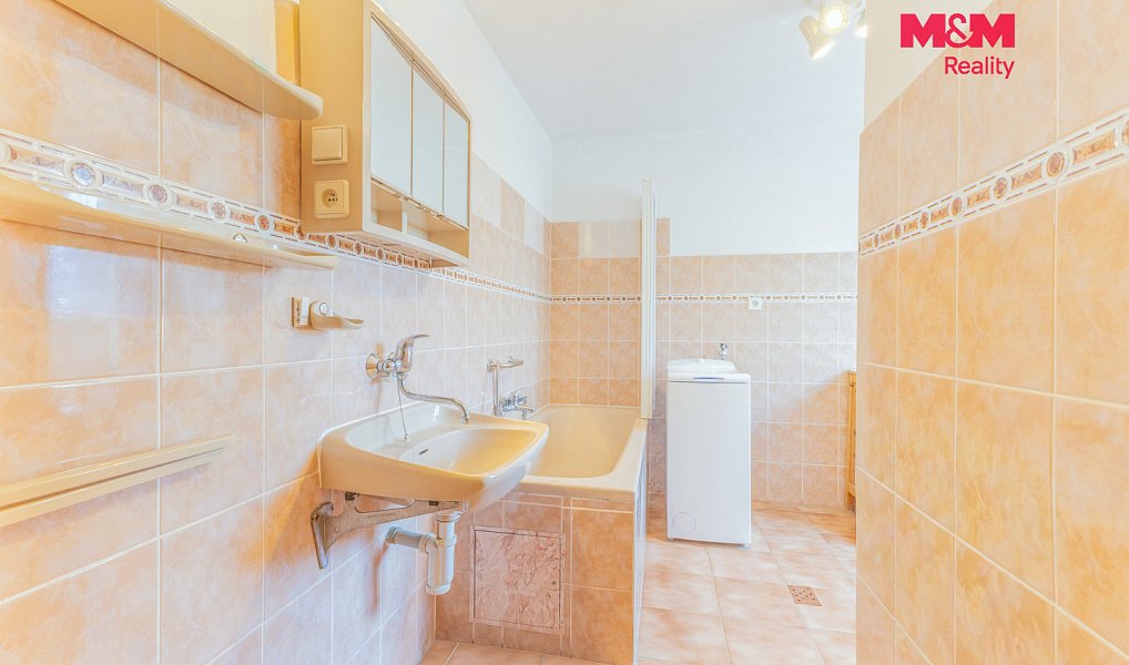 Prodej domu 187 m² s pozemkem 454 m², Klášterec nad Ohří – náhled fotky 2
