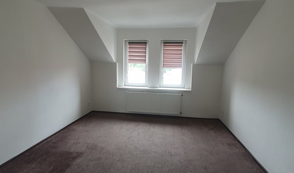 Pronájem bytu 2+1 74 m², Košťany – náhled fotky 5