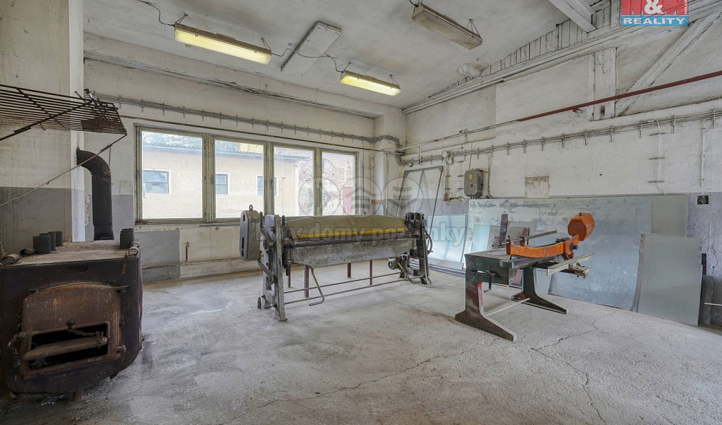 Prodej výrobních prostor 1 564 m², Chodová Planá – náhled fotky 6