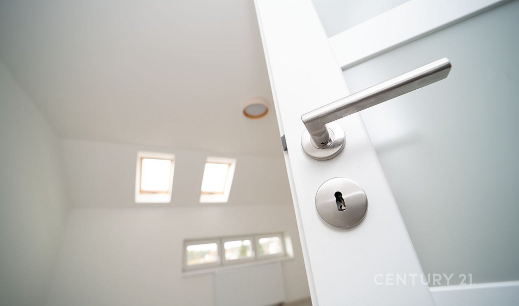 Prodej bytu 1+kk 30 m², Jenišovice – náhled fotky 7