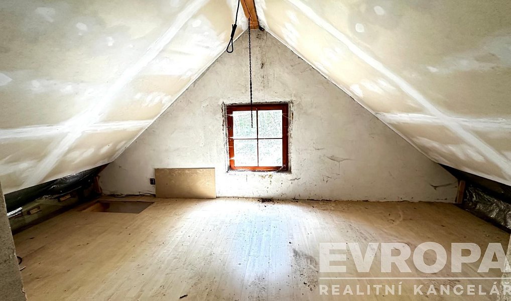 Prodej domu 350 m² s pozemkem 5 913 m², Dubá – náhled fotky 13
