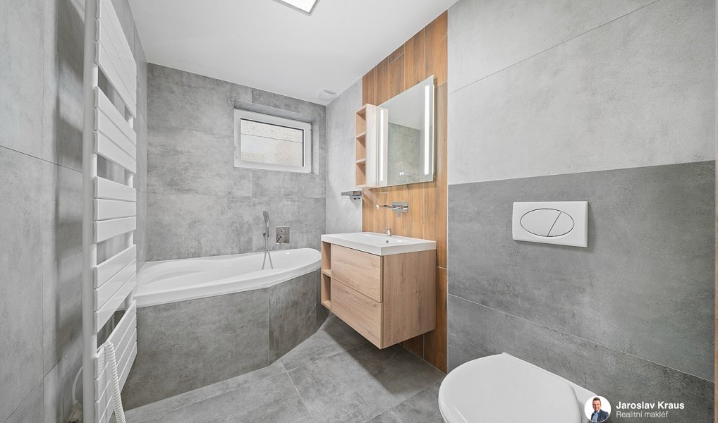 Prodej domu 134 m² s pozemkem 176 m², Nová Paka – náhled fotky 14